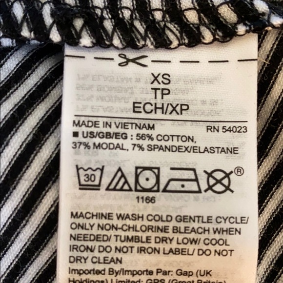 NWT! Gap Black /White Striped T Shirt - Picture 4 of 4